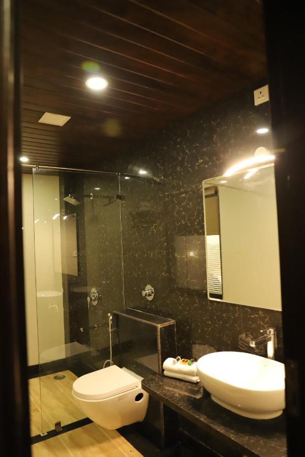 Clover Inn Udaipur Buitenkant foto