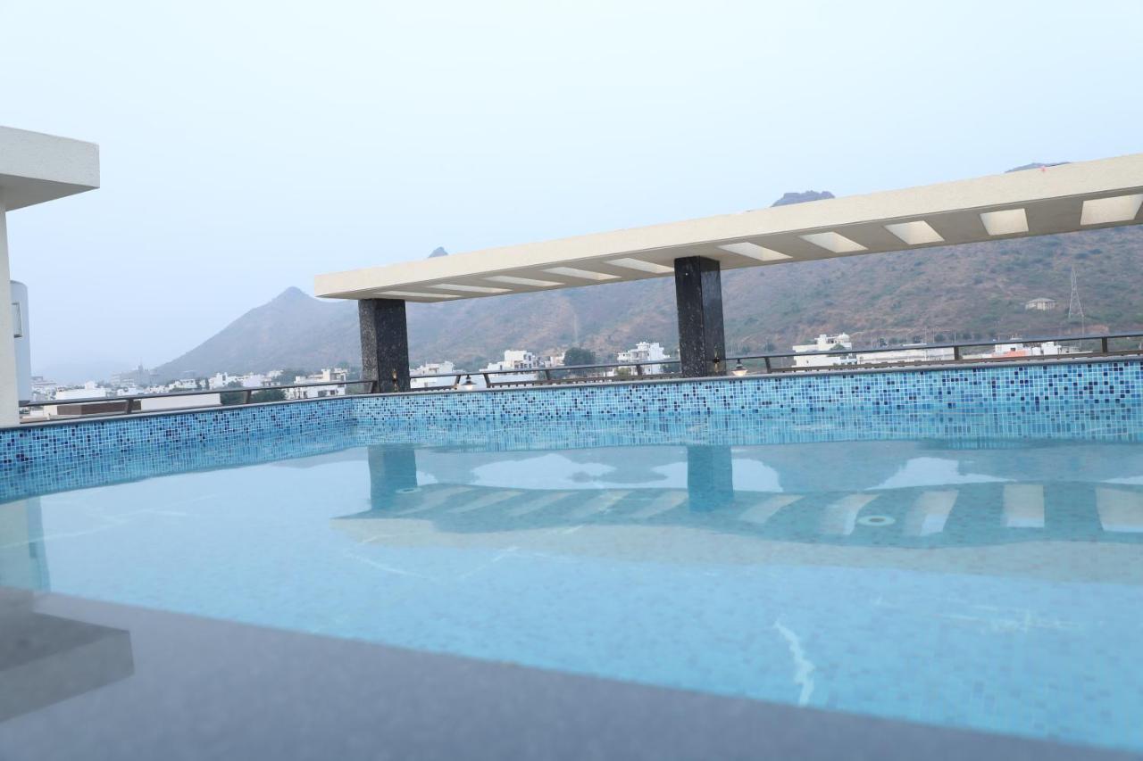Clover Inn Udaipur Buitenkant foto