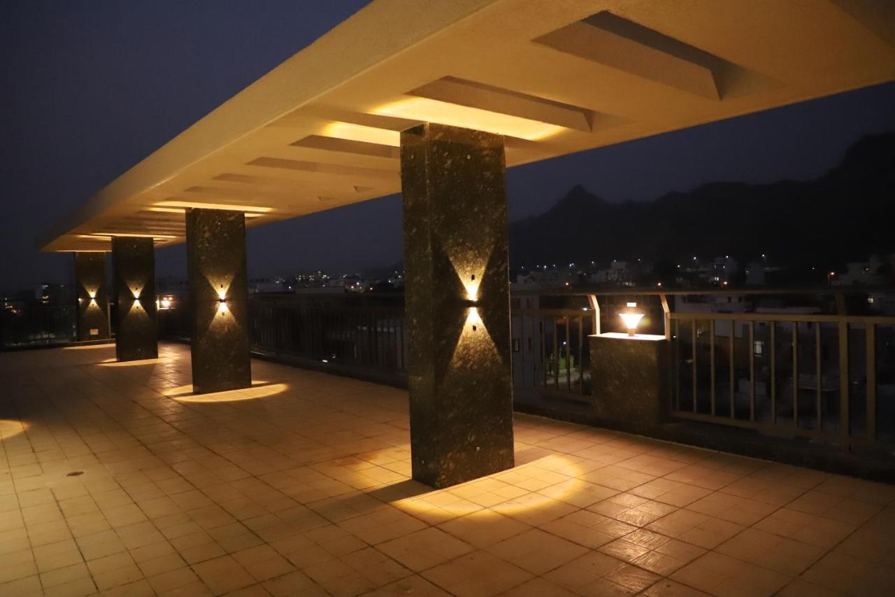 Clover Inn Udaipur Buitenkant foto