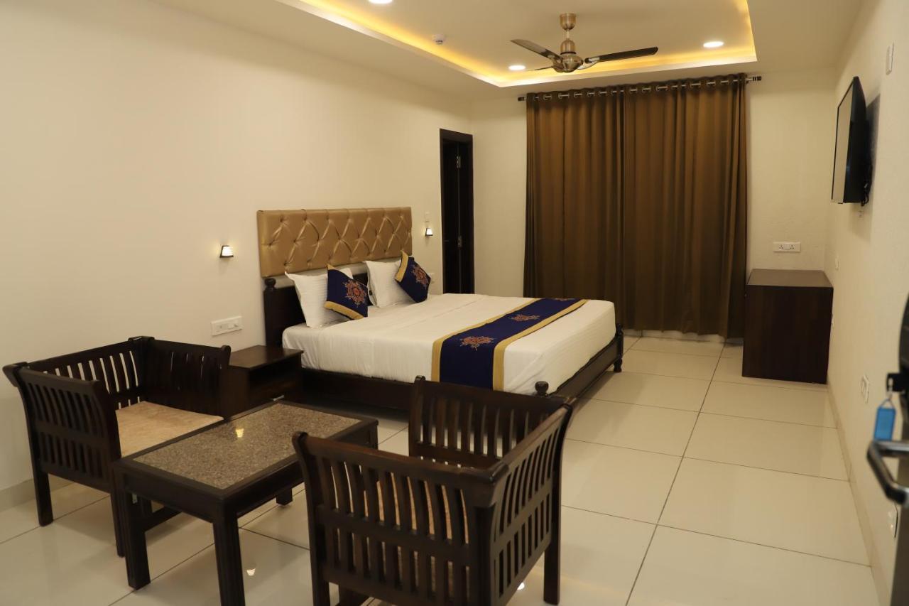 Clover Inn Udaipur Buitenkant foto