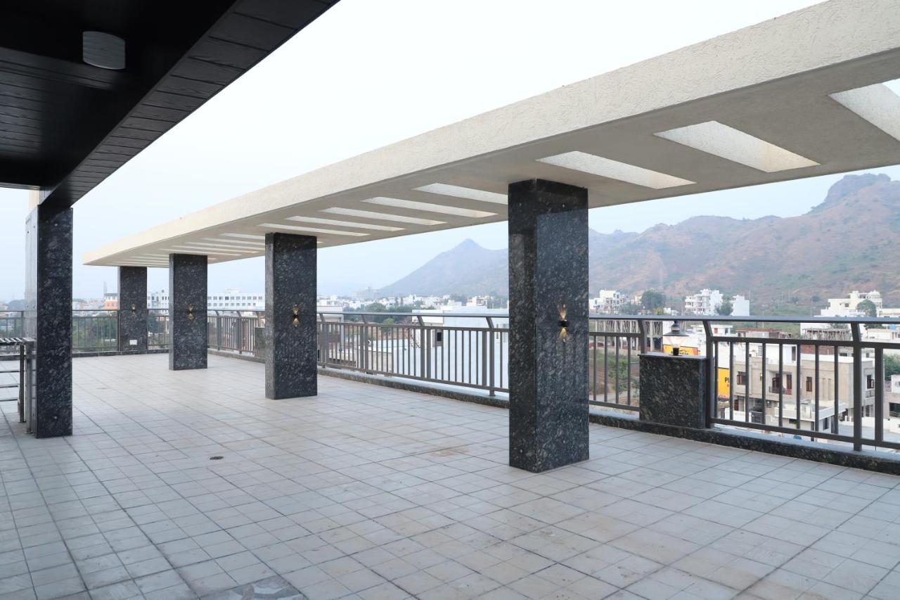 Clover Inn Udaipur Buitenkant foto