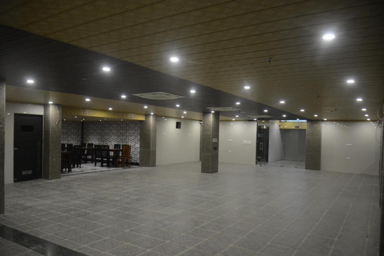 Clover Inn Udaipur Buitenkant foto