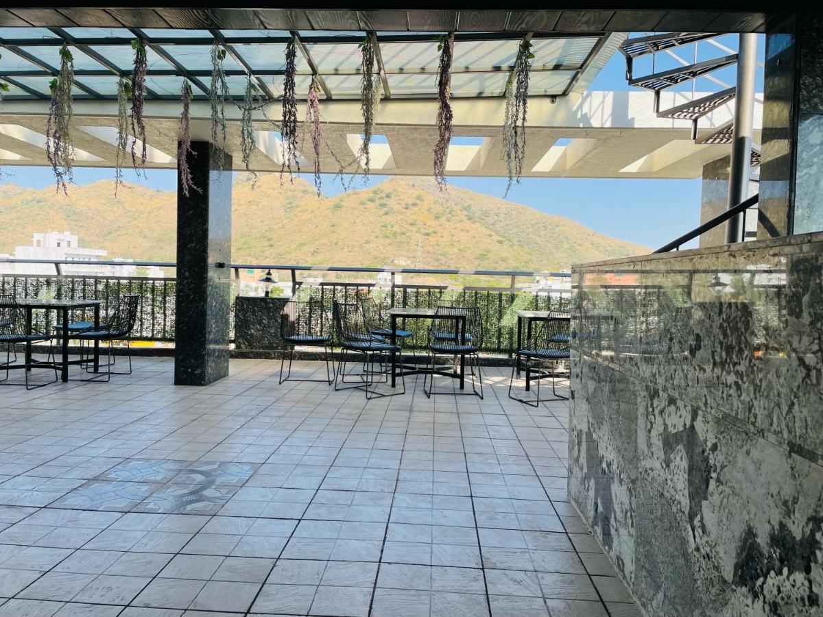 Clover Inn Udaipur Buitenkant foto