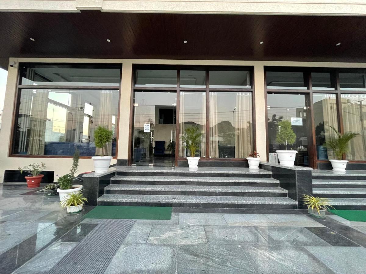 Clover Inn Udaipur Buitenkant foto