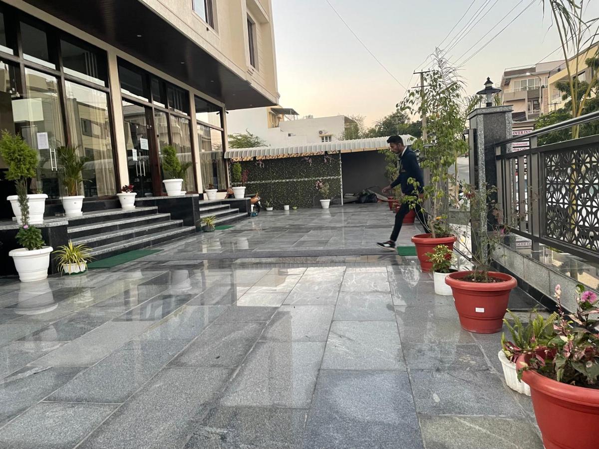 Clover Inn Udaipur Buitenkant foto