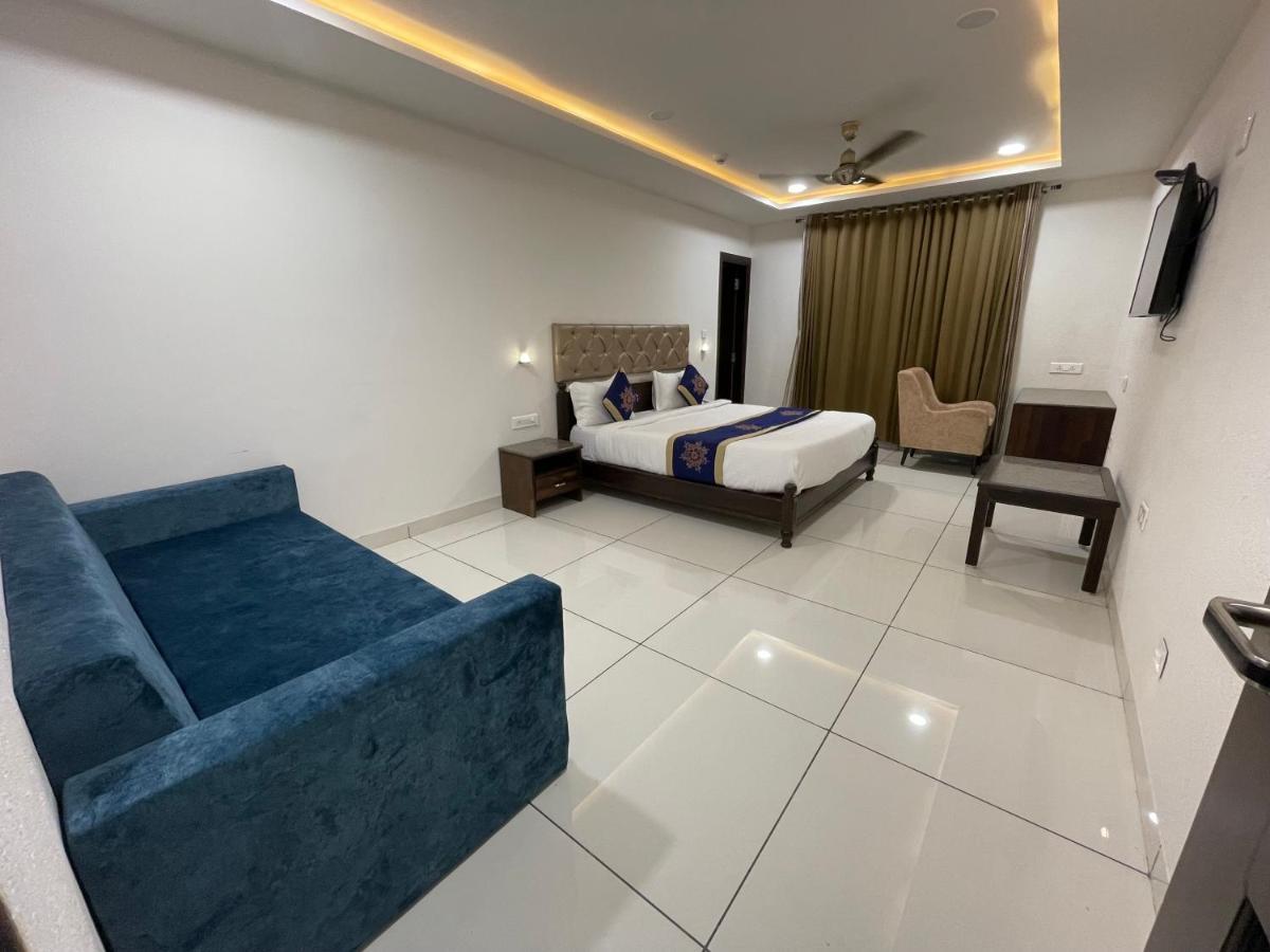 Clover Inn Udaipur Buitenkant foto