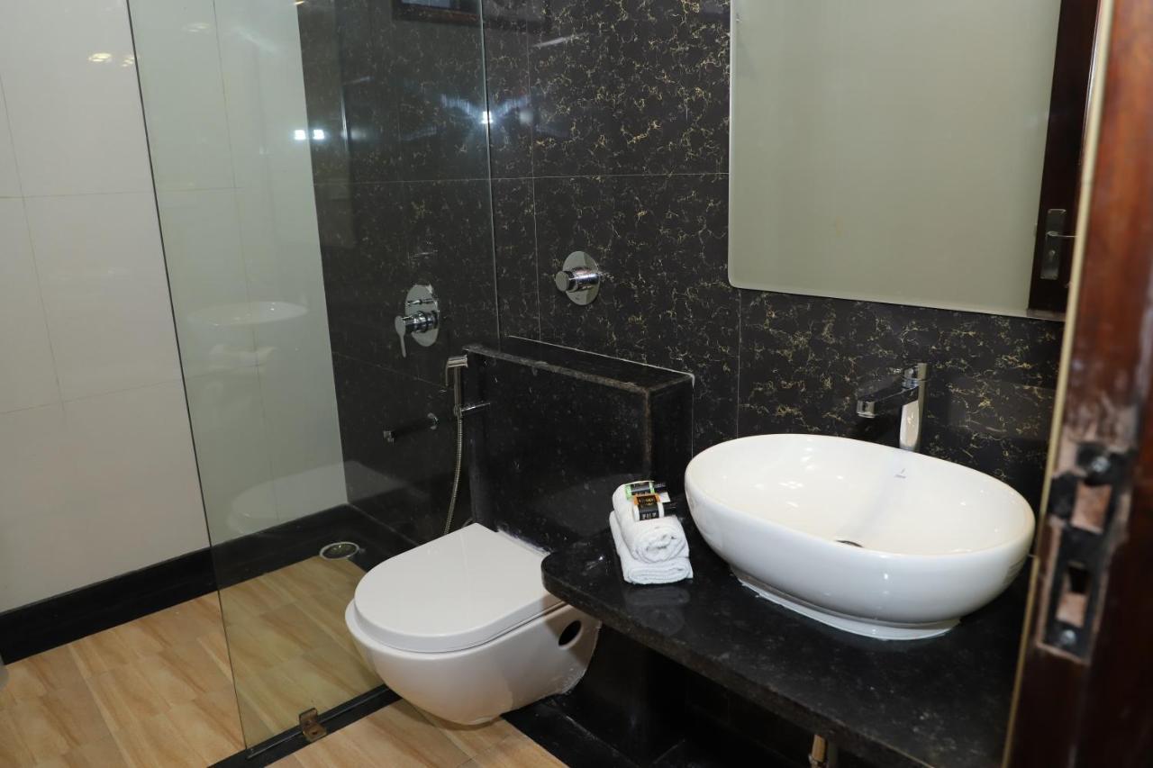 Clover Inn Udaipur Buitenkant foto